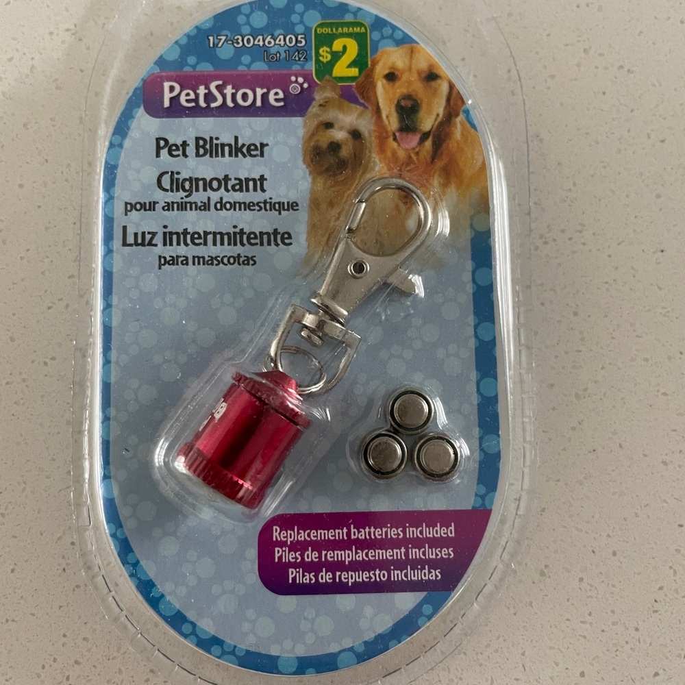 Free if bundle from 15$ Pet Blinker with Batteries